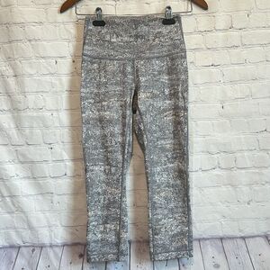 Lululemon Women 4 Wunder Under High-rise Gray/Black Heather Capri